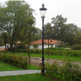 Lampadaire DEN HAAG avec son luminaire rond classique 4,05m