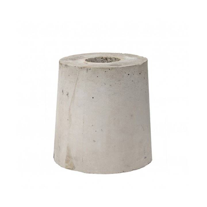 Socles en béton pour fondations des poteaux de luminaires alu